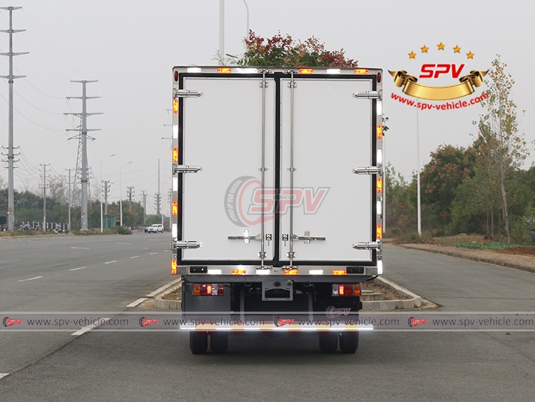 4 Tons Refrigerator Vehicle ISUZU - Rear Side View